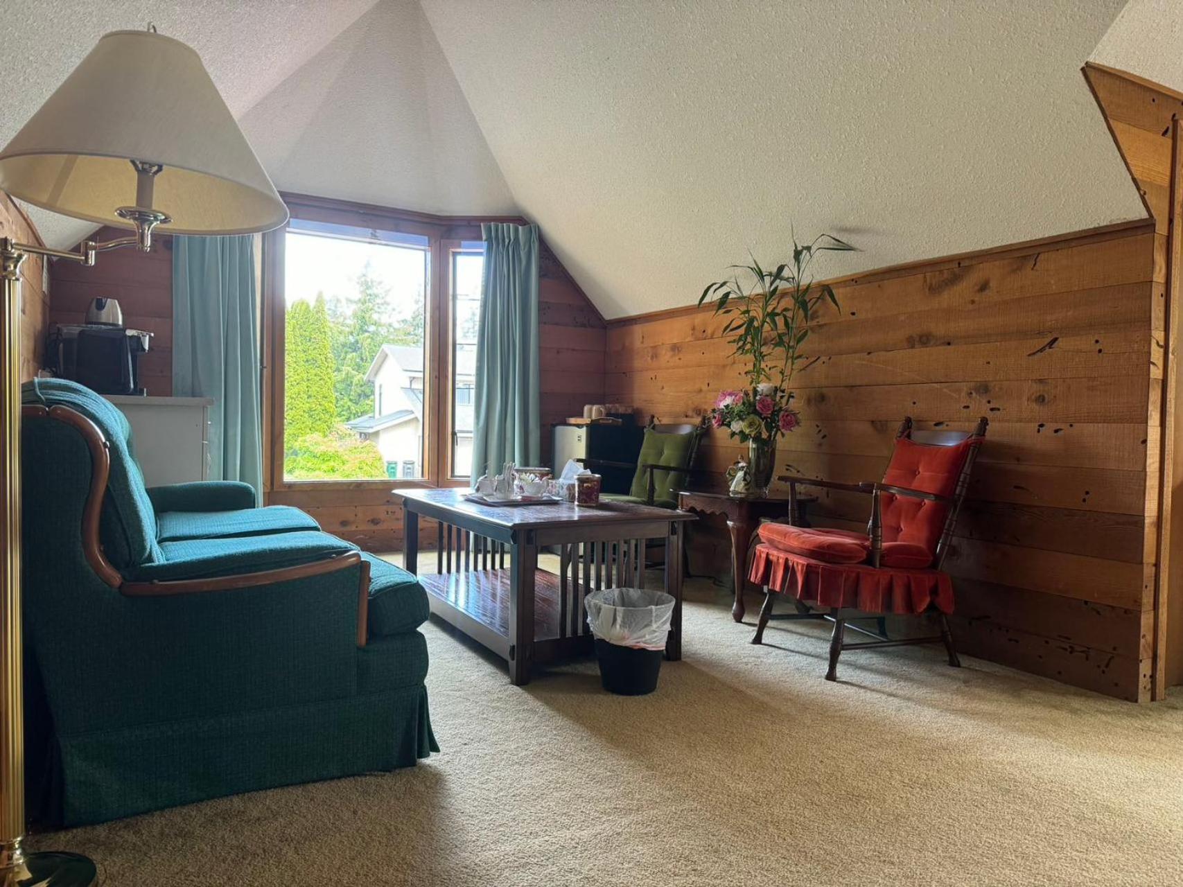 Jason House - Immaculate Suites In A Quiet Seaside Neighbourhood Near Uvic Виктория Экстерьер фото